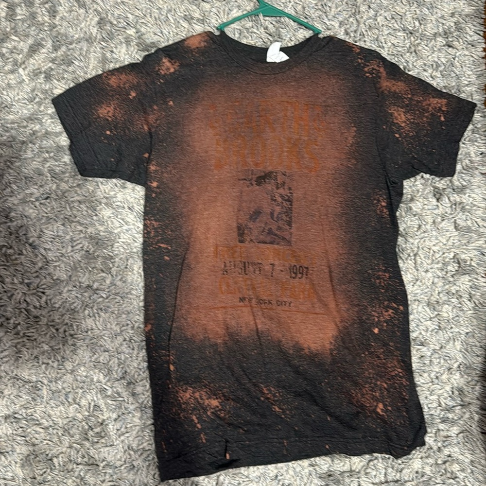 Garth Brooks Graphic T-Shirt